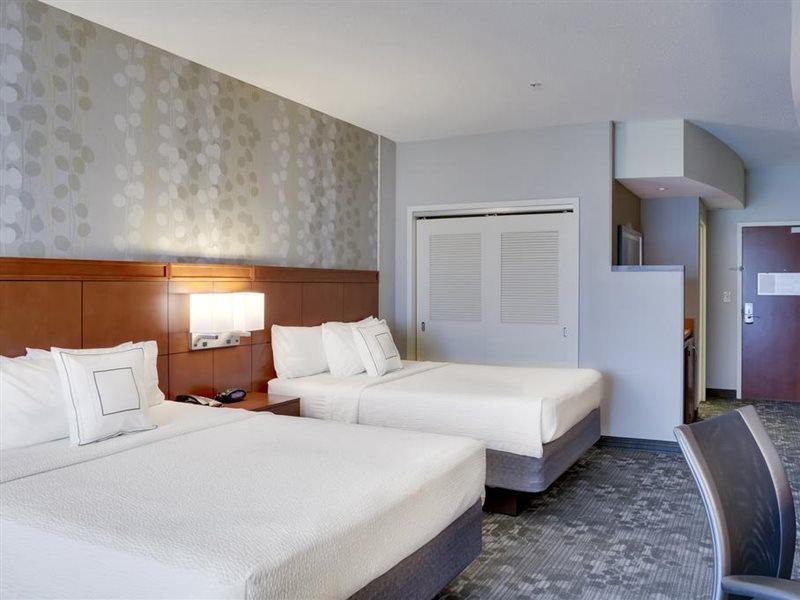 คอร์ตยาร์ด สเตทวิลล์ มัวร์สวิลล์/เลกนอร์แมน Hotel สเตทส์วิลล์ ภายนอก รูปภาพ