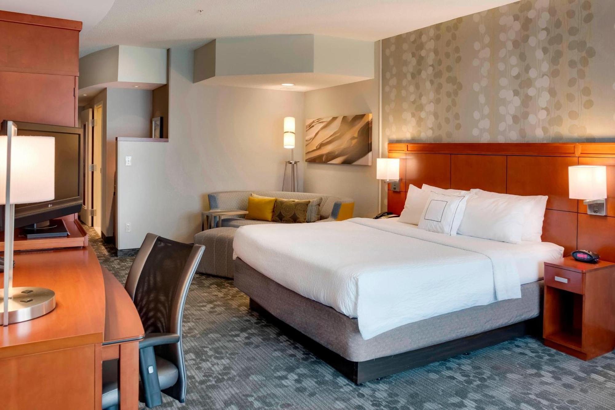 คอร์ตยาร์ด สเตทวิลล์ มัวร์สวิลล์/เลกนอร์แมน Hotel สเตทส์วิลล์ ภายนอก รูปภาพ